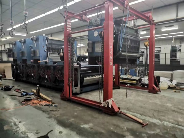 大型高寶印刷設備搬運