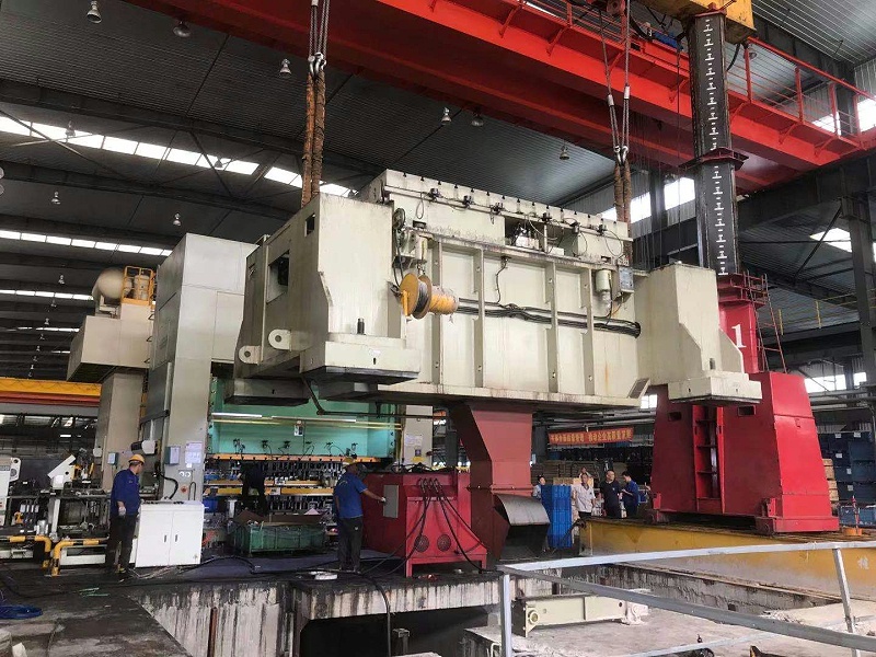 大型機械設(shè)備吊裝