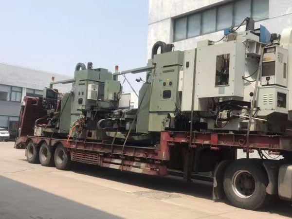 工廠設(shè)備搬運(yùn)