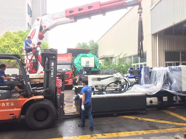 320T海天注膠機卸載案例